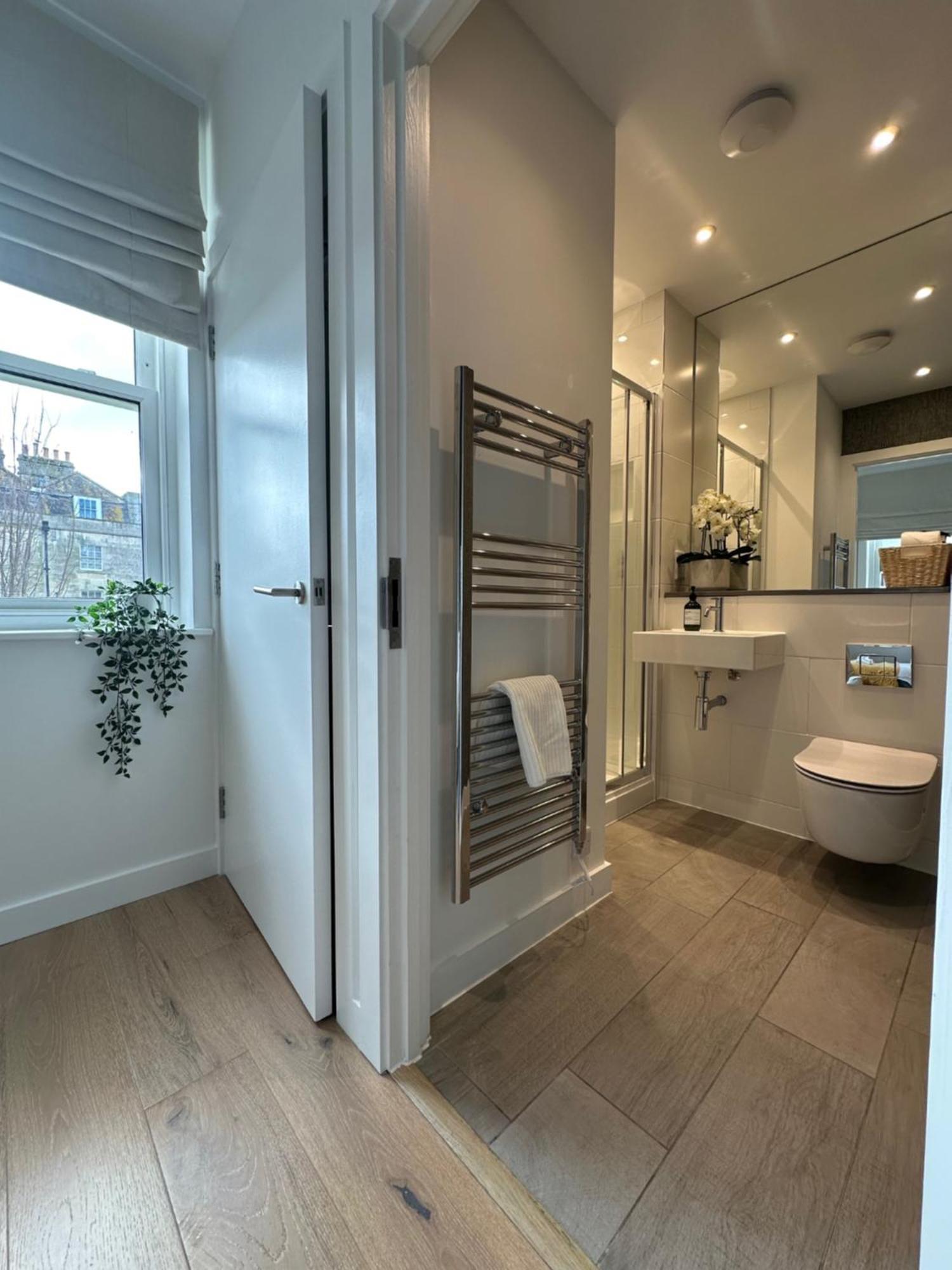 Contemporary Pied A Terre In The Heart Of Bath Apartman Kültér fotó