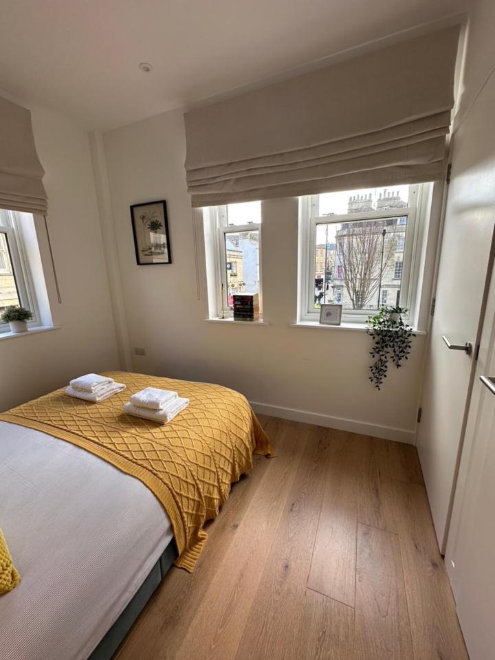 Contemporary Pied A Terre In The Heart Of Bath Apartman Kültér fotó